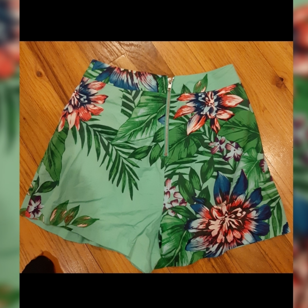 Bacio Tropical Shorts